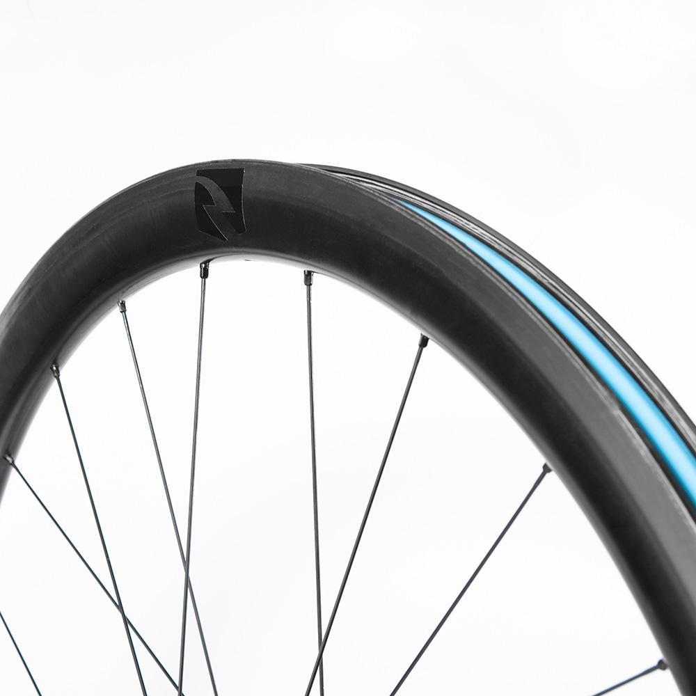 ATR 700 | Carbon All Terrain Road Wheels | Reynolds Cycling – Hayes ...